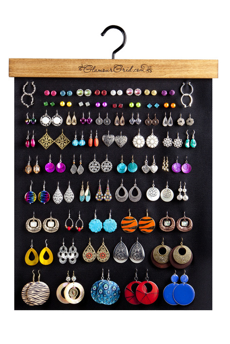 earrings-hanging-on-an-organizer