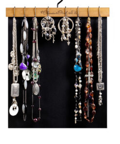 necklaces-bracelet-hanging-from-organizer